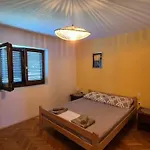 Petra, Baska Apartman Jurandvor