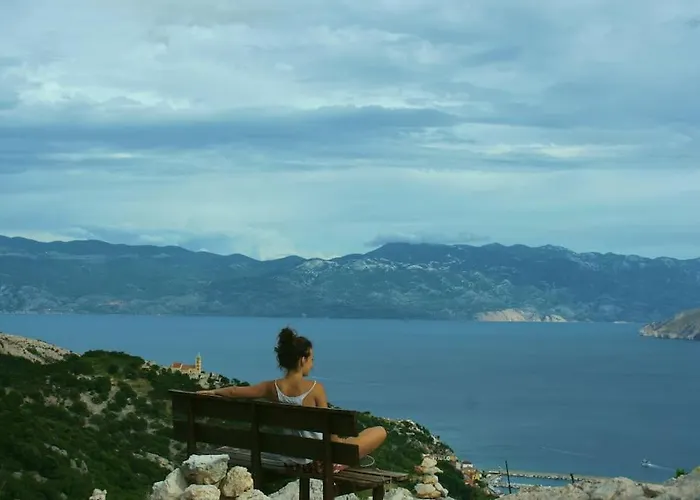 Daire Petra, Baska *